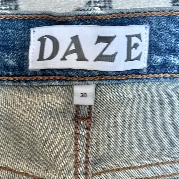 DAZE DENIM Hug High Rise Dad Jean - Picture 10 of 11